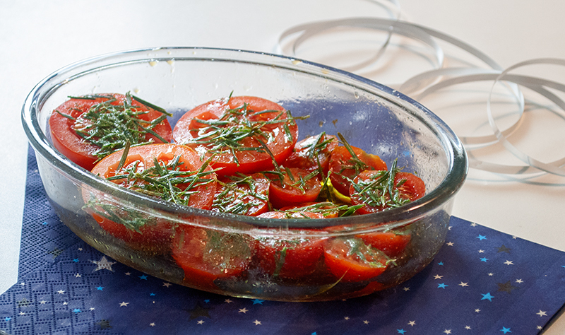 Langtidsbagte tomater med grannåle